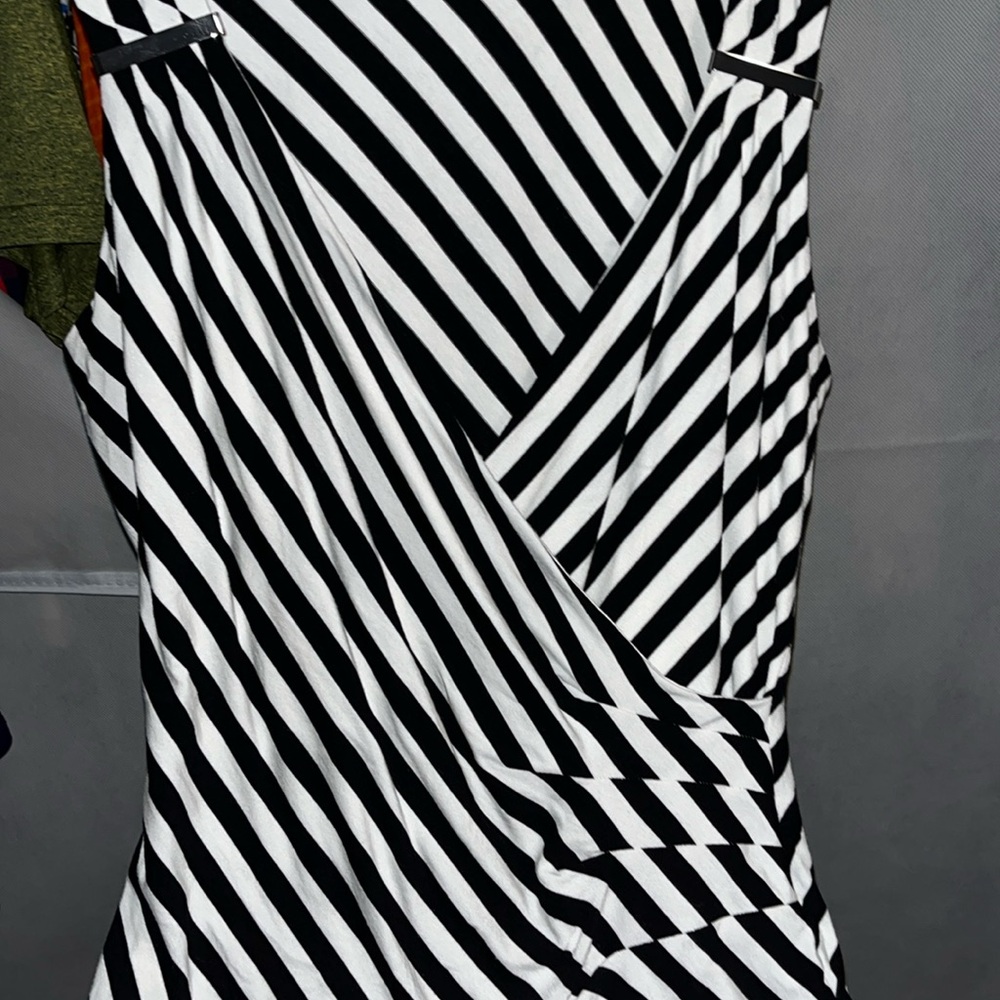 White House, Black market, black and white striped ruched tank top - Picture 10 of 15